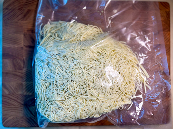 Сырный продукт ФЕРМЕРСКИЙ паутинка  укроп/чеснок в Обнинске