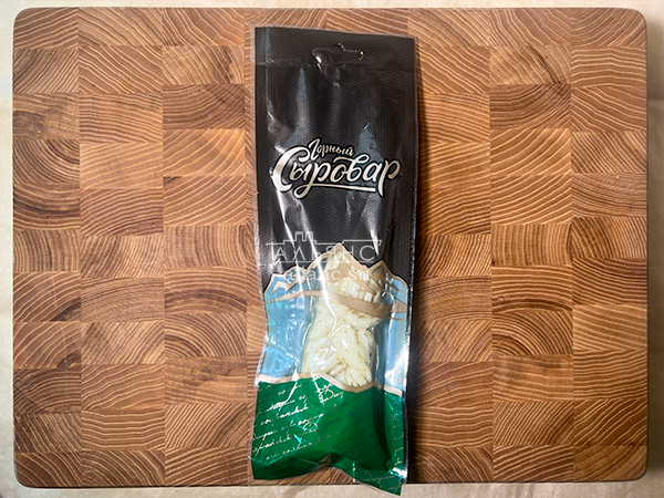 Сыр 100 гр ГОРНЫЙ СЫРОВАР (Косичка с укропом и чесноком) в Обнинске